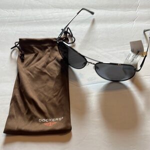 NWT- dockers mens polarized aviator, sunglasses with bag